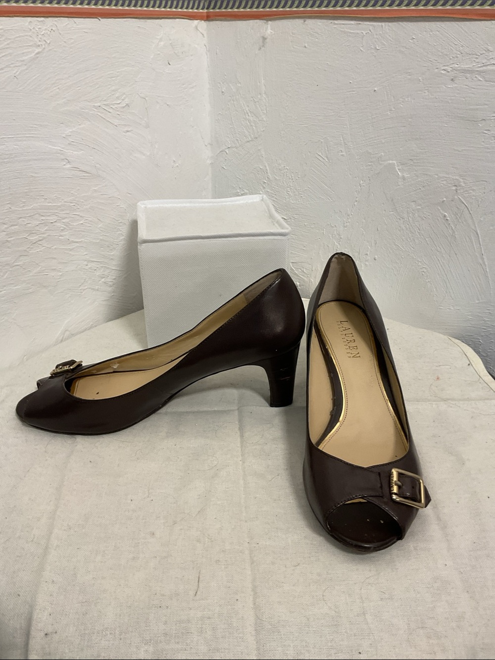 Lauren Ralph Lauren Damaris Brown Leather Peep Toe Buckle Heels Size 8.5B As Is